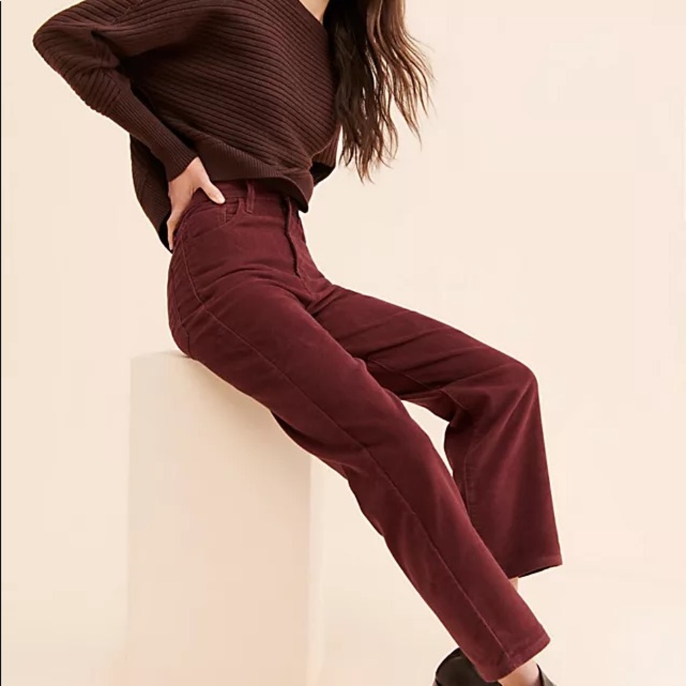 LEVIS ribcage straight corduroy in BURGUNDY size 24